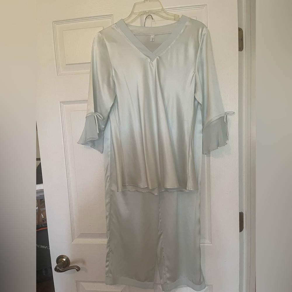 NEW with tags Lily Silk PJs size M